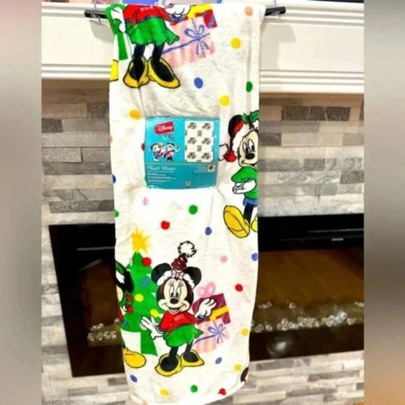 Mickey ❤️ Minnie Christmas Plush Throw blanket